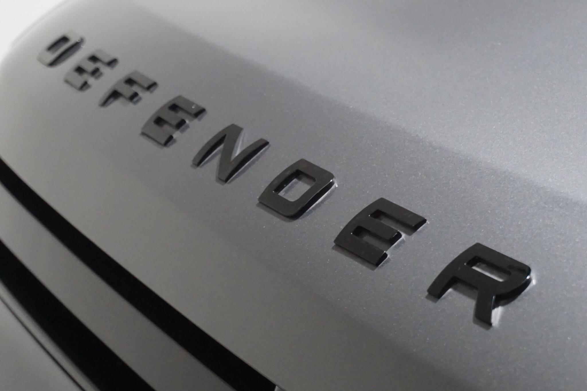Land Rover Defender 110 3.0 D300 MHEV X-Dynamic SE SUV 5dr Diesel Auto 4WD Euro 6 (s/s) (300 ps)